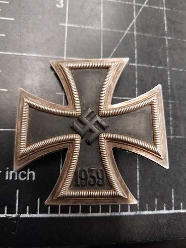 Is this an authentic Eisernes Kreuz 1. Klasse?