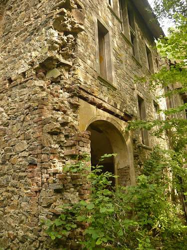 Bulge Pics : Leibstandarte Chateau Command Post.