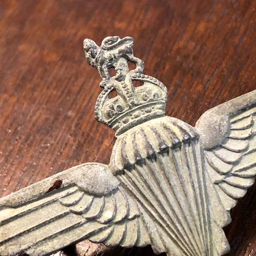 WW2 British Army Parachute Regiment Cap Badges