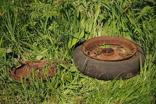 this weeks random finds, unknown wheel, odd lamp and a thing with holes