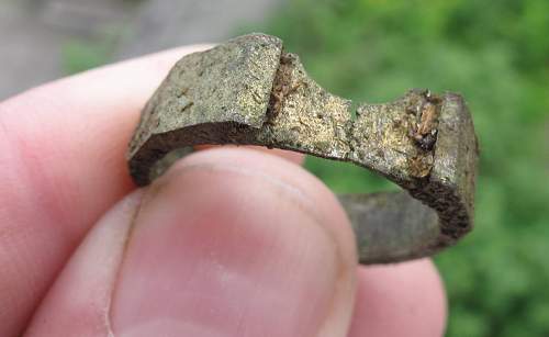 German porcelain fragments  and makers marks on other items  from conflict archaeology excavation in Finland