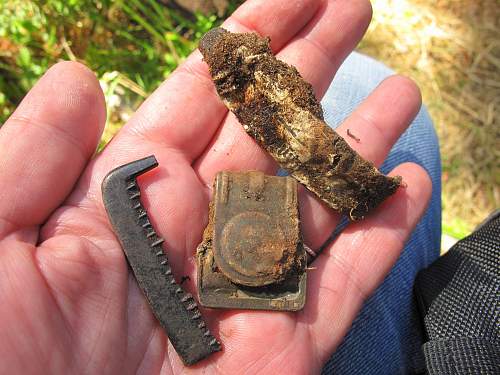 German porcelain fragments  and makers marks on other items  from conflict archaeology excavation in Finland