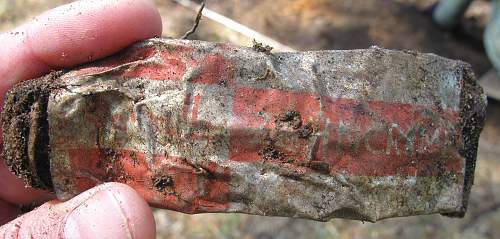 German porcelain fragments  and makers marks on other items  from conflict archaeology excavation in Finland