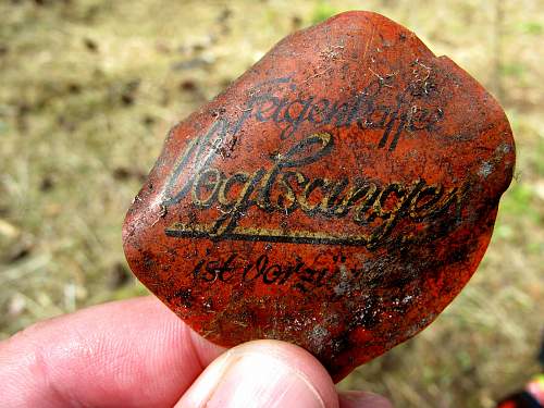 German porcelain fragments  and makers marks on other items  from conflict archaeology excavation in Finland