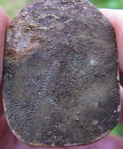 German porcelain fragments  and makers marks on other items  from conflict archaeology excavation in Finland