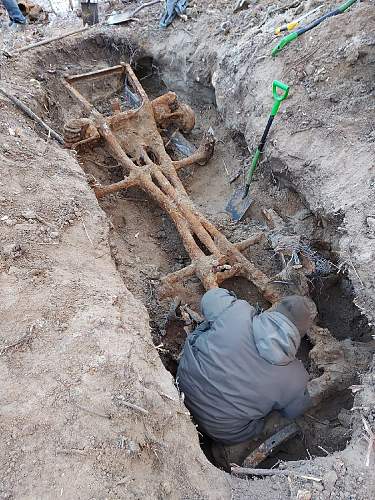 Stalingrad: digging near Gorodis&#1089;he &amp; Gumrak