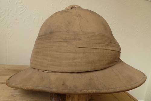 British &amp; Commonwealth sun helmets