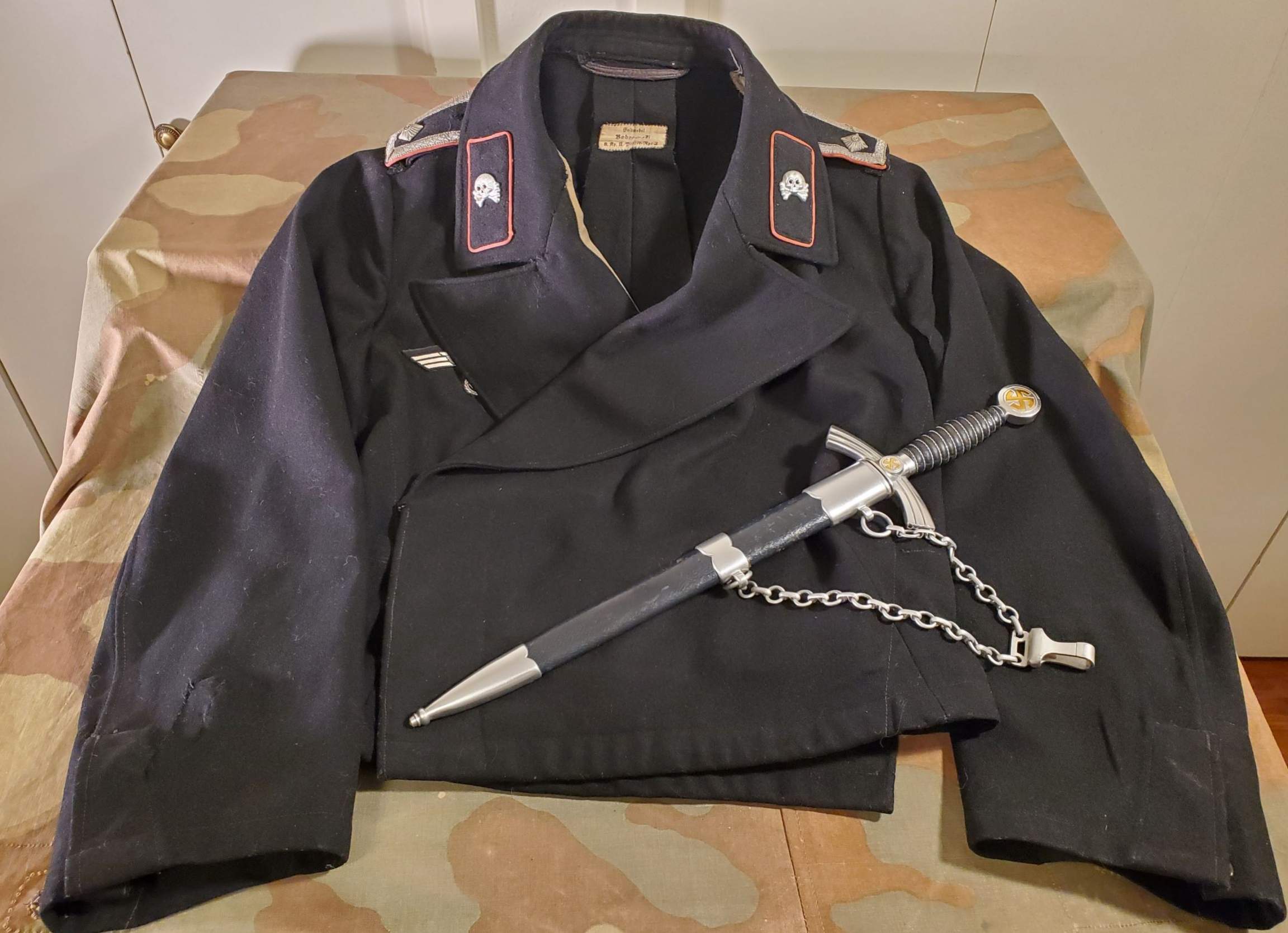 WW2 German, Soviet, Allied militaria, uniforms, awards, weapons history.  War relics forum