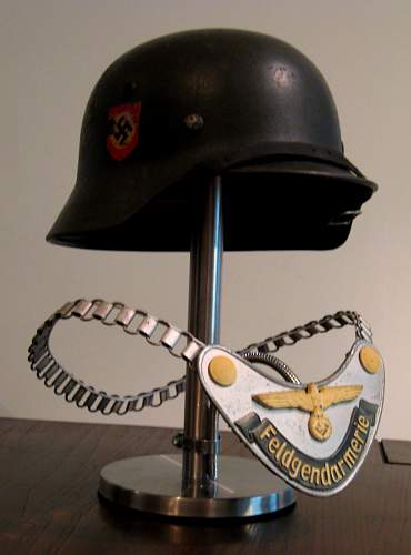 Police lid and Gorget display