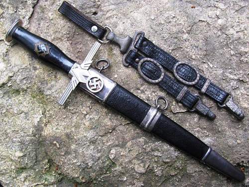 2nd Model RLB Officer / Leader Dagger with hangers