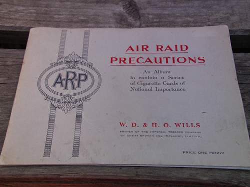 ARP cigarette card album