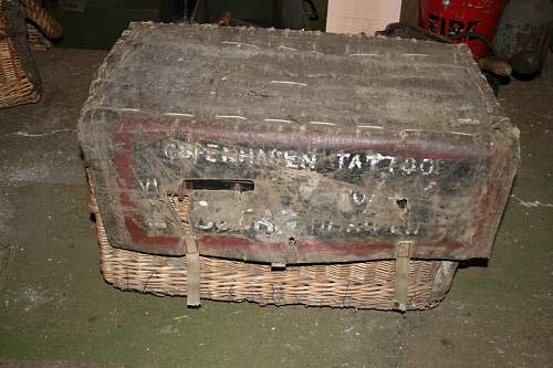 1941 wicker pannier