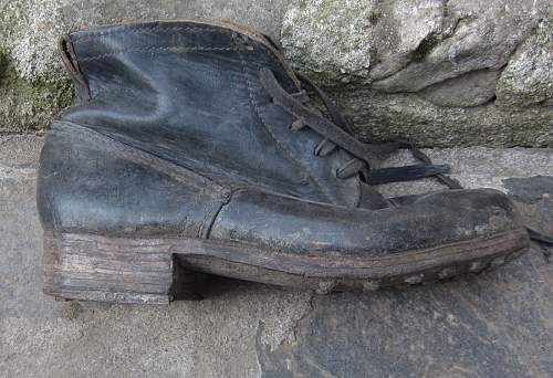 Are they period issue army shoes - marked DRP 1938 ?