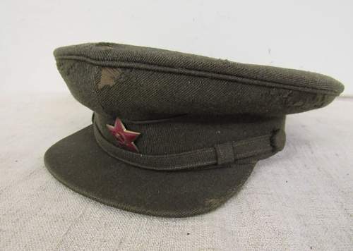 Can anyone help identify this Soviet Officer Visor Hat?