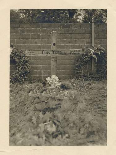 &quot;I once had a comrade&quot;. Photos of graves of German soldiers.