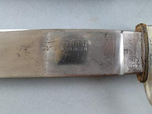 early HJ Knife