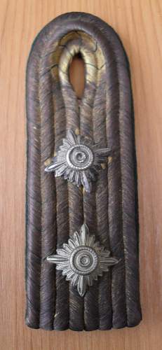 Unknown Shoulder Board