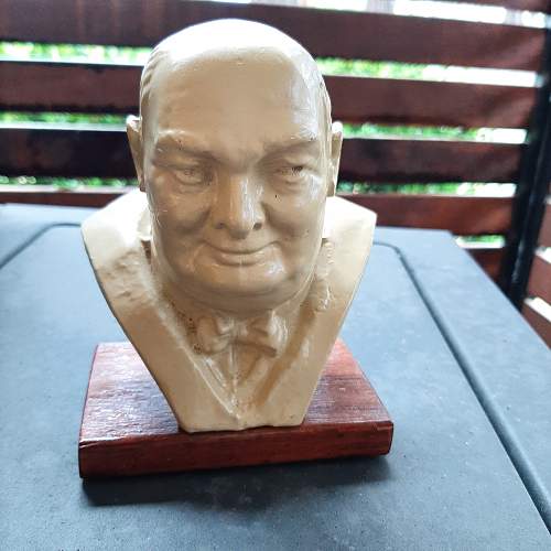 Desk bust of Winnie ..... wartime or ?