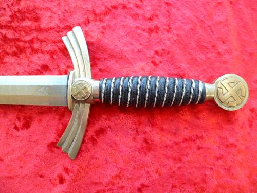 1st pattern Luftwaffe Damascus dagger??