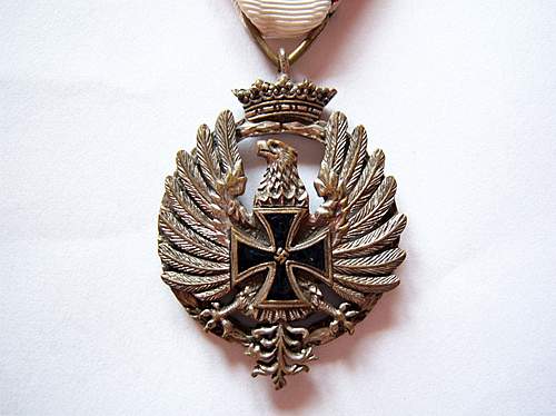 Spanish Volunteer Medal (Spanish Government Issued) - Opinion