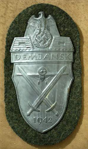 Demjansk 1942 Shield, opinions please?