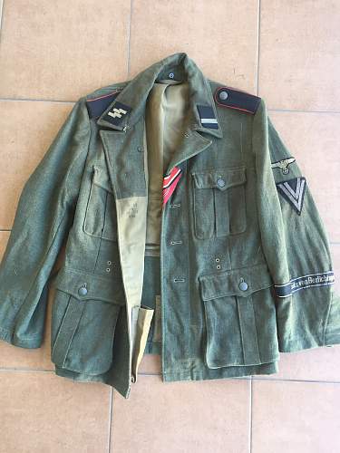 WWII Waffen-SS Elite M40 Götz von Berlichingen &amp; M43 Signal Corps Tunics complete with Insignia (Authentic or Fake?) Help?