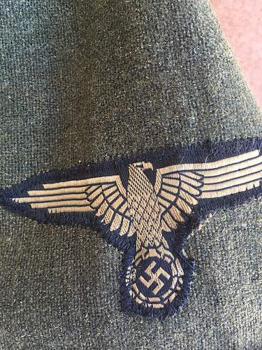 WWII Waffen-SS Elite M40 Götz von Berlichingen &amp; M43 Signal Corps Tunics complete with Insignia (Authentic or Fake?) Help?