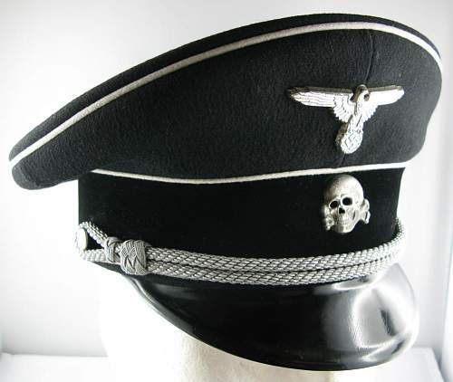 Black Sonderanfertigung cap from the mad house site.