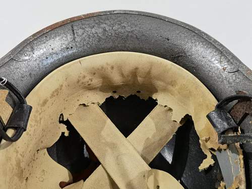 Very lightweight German Heer parade helmet : real or fake ?