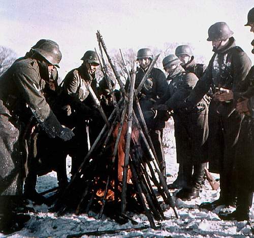 The German Stahlhelm (period photos)